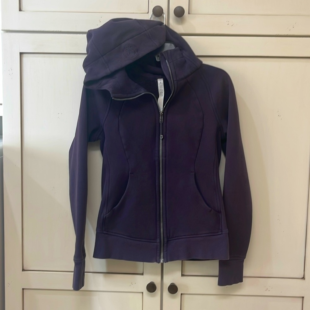 Lululemon women’s Scuba full zip hoodie size 6 in navy.